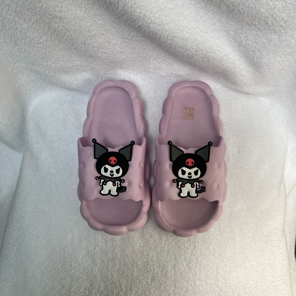 Kuromi / Hello Kitty / Sanrio Purple Slides NWT Size US 6 EURO 36 / 37